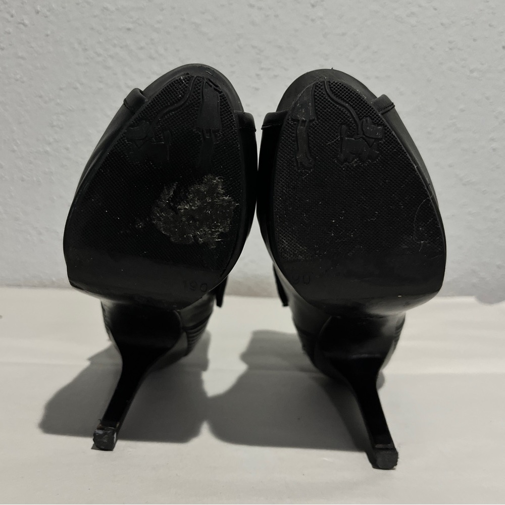 🔥Alexander McQueen 6 Stilettos moto jacket style shoes! Preloved by me🔥 - Picture 15 of 16